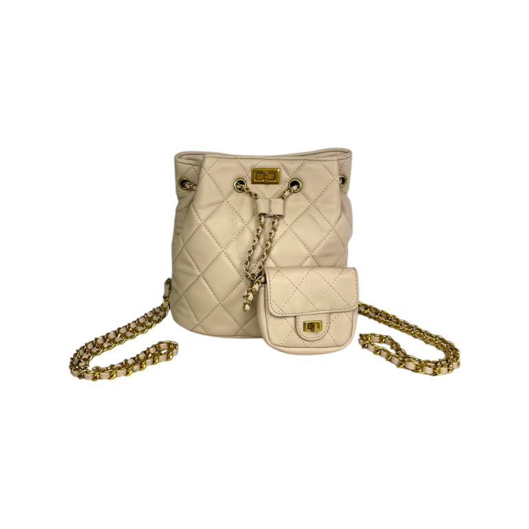 Mochila Sintética tipo Bucket de Mujer con Cierre de Giro y Monedero Extra