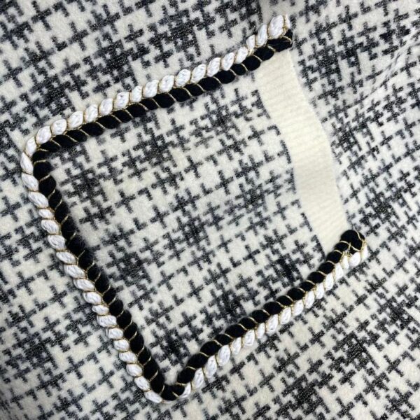 Chal Check Tweed de mujer con bolsillos, mangas y flecos - Imagen 5