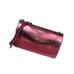 Bolso Bandolera de Piel Italiana para Mujer con Efecto Brillante, Solapa de Botón y Compartimento Frontal