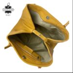 Bolso de Hombro en Piel Italiana para Mujer con Gran Capacidad y Tiras Laterales con Botón - Imagen 16