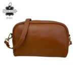 Bolso Bandolera de Mujer en Piel Italiana con Bolsillo Frontal con Flecos y Cierre de Cremallera - Imagen 18