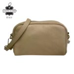 Bolso Bandolera de Mujer en Piel Italiana con Bolsillo Frontal con Flecos y Cierre de Cremallera - Imagen 11