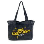 Amplio Bolso de Hombro en Algodón y Tela Vaquera con 2 Asas Largas y Diseño "Good Lucky Lucky" para Mujer - Imagen 2