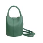 Bolso de Mano Estilo Bucket en Piel Italiana con Cierre de Botón y Tiras Laterales con Botones para Mujer - Imagen 4