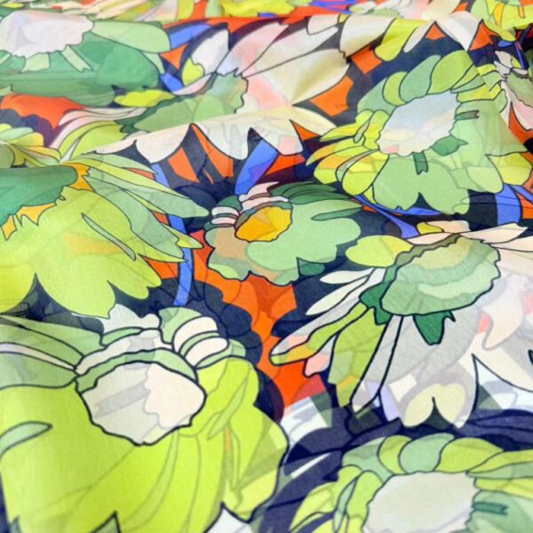 Amplia Bufanda de Mujer en Seda 100% con Gran Calidad y Alegres Colores - Imagen 3