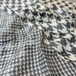 Bufanda en 100% Seda con Gran Calidad y Diseño Pico de Gallo para Mujer - Imagen 3