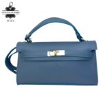 Bolso de Mano en Piel Italiana para Mujer con Asa Corta, Tira Bandolera y Solapa de Giro - Imagen 8