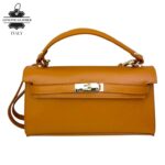 Bolso de Mano en Piel Italiana para Mujer con Asa Corta, Tira Bandolera y Solapa de Giro - Imagen 6