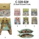 Amplia Mochila Sintética de Mujer con Diseño Muñeca Sweet Candy, Bolsillo Frontal y Trasero