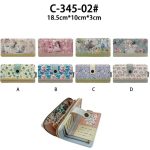 Cartera Sintética para Mujer con Diseño Muñeca Sweet Candy, Bolsillo Interior y Espacio para Tarjetas