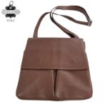 Bolso de Hombro en Piel Italiana con 3 Bolsillos Frontales bajo la Solapa de 2 Botones para Mujer - Imagen 16