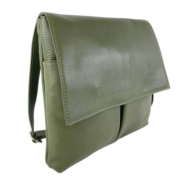 Bolso de Hombro en Piel Italiana con 3 Bolsillos Frontales bajo la Solapa de 2 Botones para Mujer - Imagen 19