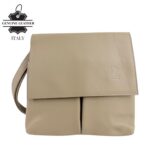 Bolso de Hombro en Piel Italiana con 3 Bolsillos Frontales bajo la Solapa de 2 Botones para Mujer - Imagen 10