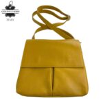 Bolso de Hombro en Piel Italiana con 3 Bolsillos Frontales bajo la Solapa de 2 Botones para Mujer - Imagen 11
