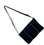 Bolso Bandolera en Piel de Serraje Italiana para Mujer con Tachuelas Decorativas Frontales y Cierre de Cremallera - Imagen 10