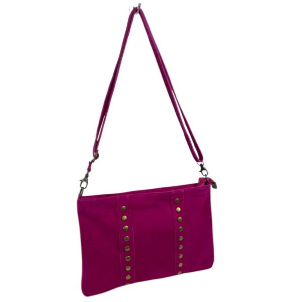 Bolso Bandolera en Piel de Serraje Italiana para Mujer con Tachuelas Decorativas Frontales y Cierre de Cremallera - Imagen 15