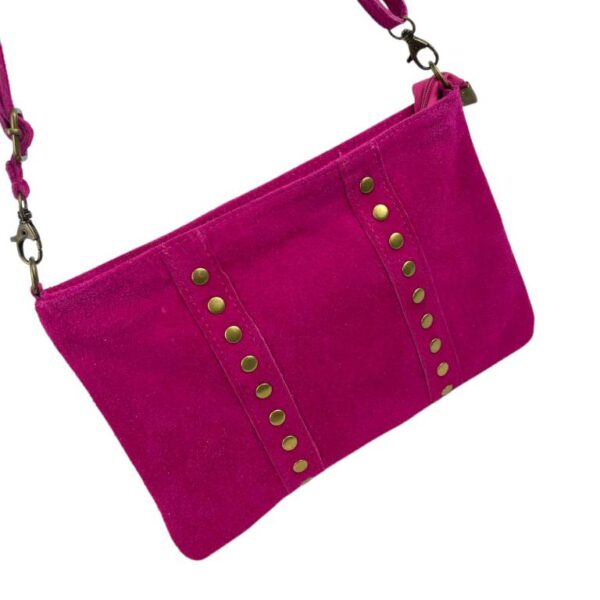 Bolso Bandolera en Piel de Serraje Italiana para Mujer con Tachuelas Decorativas Frontales y Cierre de Cremallera - Imagen 18