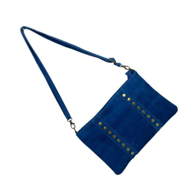 Bolso Bandolera en Piel de Serraje Italiana para Mujer con Tachuelas Decorativas Frontales y Cierre de Cremallera - Imagen 4