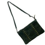 Bolso Bandolera en Piel de Serraje Italiana para Mujer con Tachuelas Decorativas Frontales y Cierre de Cremallera - Imagen 7