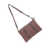 Bolso Bandolera en Piel de Serraje Italiana para Mujer con Tachuelas Decorativas Frontales y Cierre de Cremallera - Imagen 8