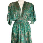 Vestido Corto Artesanal de Mujer en Seda India con Escote y Nudo con Cuerdas en la Espalda