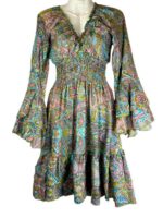 Vestido Artesanal para Mujer en Seda India con Precioso Diseño, Manga Larga y Volantes