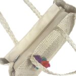 Amplio Bolso de Papel para Mujer con Pompones Decorativos Multicolores y 2 Asas - Imagen 10