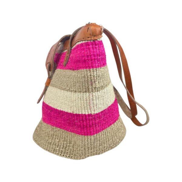 Capazo Artesanal Africano de Lino y Yerba Autóctona con Solapa, Asa Larga y Diseño Exclusivo - Imagen 8