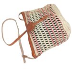 Capazo Artesanal Africano de Lino y Yerba Autóctona con Diseño Exclusivo de Rejilla, Asa Larga y Solapa - Imagen 11