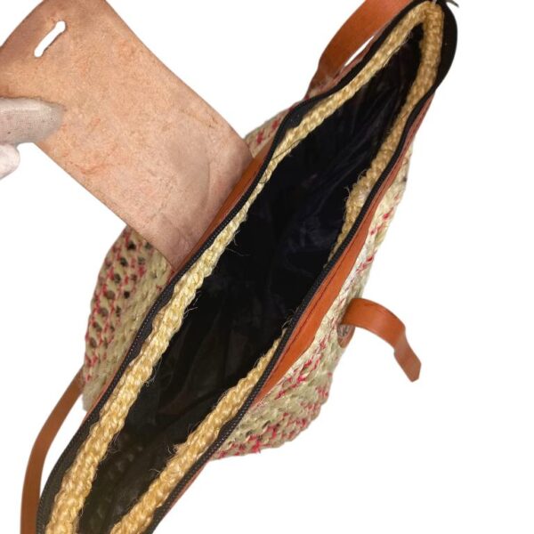 Capazo Artesanal Africano de Lino y Yerba Autóctona con Diseño Exclusivo de Rejilla, Asa Larga y Solapa - Imagen 15