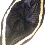 Capazo Artesanal Africano de Lino y Yerba Autóctona con Diseño Exclusivo de Rejilla, Asa Larga y Solapa - Imagen 17