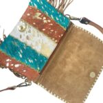 Bolso Bandolera en Piel Artesanal Estilo Patchwork Hippie con Diseño Toro y Estilo Único - Imagen 10