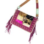 Bolso Bandolera en Piel Artesanal Estilo Patchwork Hippie con Diseño Toro y Estilo Único - Imagen 4