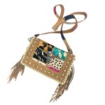 Bolso Bandolera en Piel Artesanal Estilo Patchwork Hippie con Diseño Toro y Estilo Único - Imagen 6