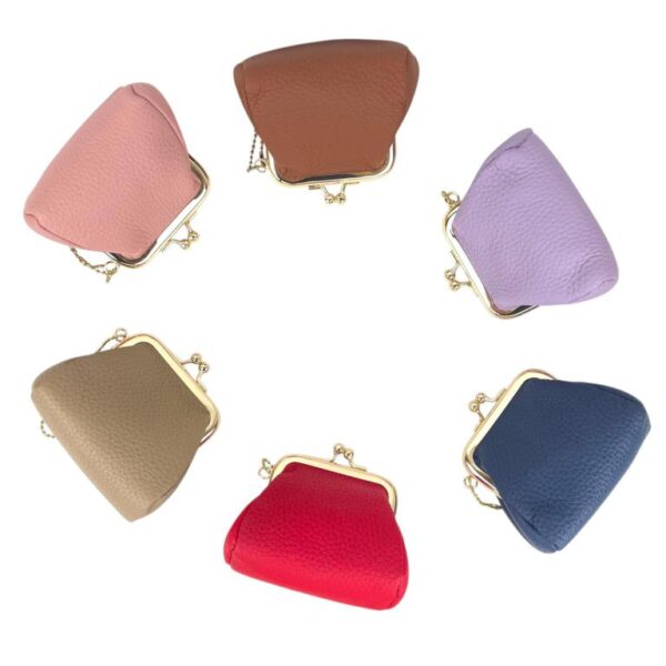 Monedero Compacto de Piel para Mujer con Cierre de Click, Asa de Mano tipo Cadena y Gran Calidad - Imagen 3