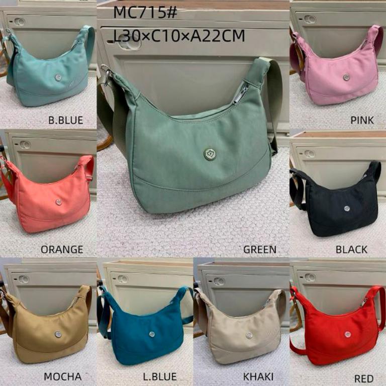 Bolso de Hombro en Tela Nylon con Bolsillo Trasero y Asa Larga