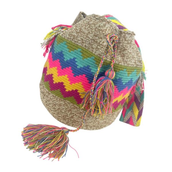 Bolso Mochila Wayuu Colombia Grande Artesanal con Diseño Multicolor Exclusivo - Imagen 7