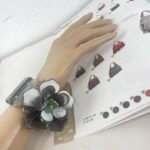 Pulsera de Nácar Ajustable y Cómoda con Diseño de Flor para Mujer - Imagen 4