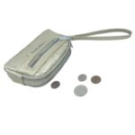 Monedero Sintético y Compacto para Mujer con 2 Compartimentos, Bolsillo Frontal y Asa de Mano - Imagen 7