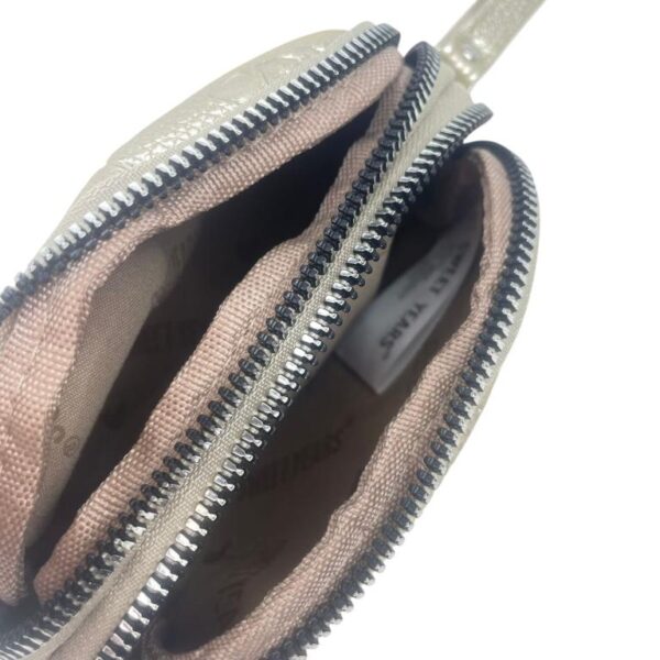 Monedero Sintético y Compacto para Mujer con 2 Compartimentos, Bolsillo Frontal y Asa de Mano - Imagen 8