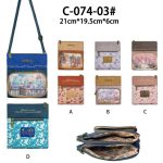 Bolso Bandolera Sintético con Diseño Muñeca Sweet Candy y 4 Bolsillos con Cierre de Cremallera para Mujer