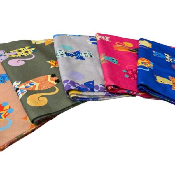 Alegre Bufanda de Mujer en Lana con Precioso Diseño Multicolor de Gatos y Gran Calidad - Imagen 3