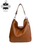 Bolso de Hombro Tipo Hobo en Piel Italiana con Bolsillo Frontal Vertical y Asa Extraíble para Mujer - Imagen 14