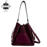 Bolso Bucket en Piel de Serraje con Compartimento Frontal y Cierre de Cuerdas para Mujer-Vino- Mayorista España