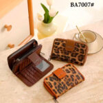 Monedero Sintético Maxfly con Diseño Lepardo, Solapa de Botón y Cremallera para Mujer