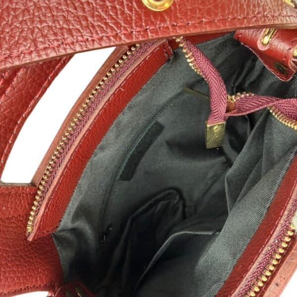 Bolso de Hombro en Piel Italiana Estilo Miss M con Flecos Laterales y Gran Calidad para Mujer - Imagen 17