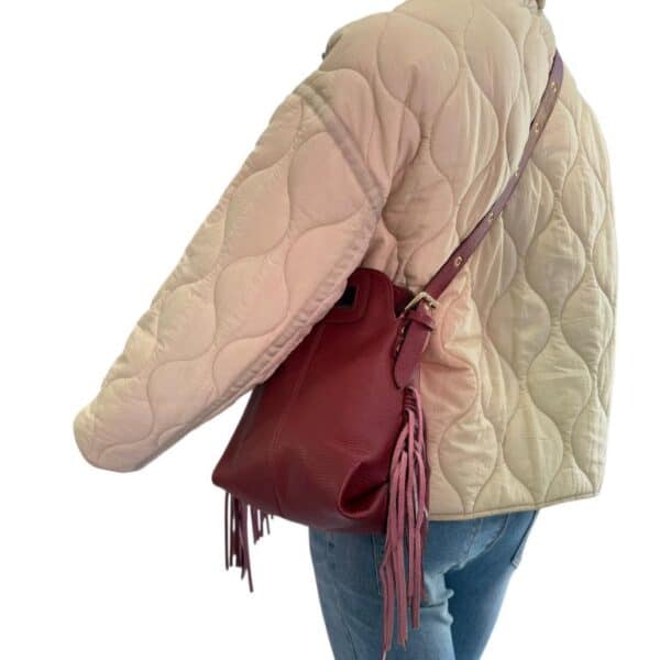 Bolso de Hombro en Piel Italiana Estilo Miss M con Flecos Laterales y Gran Calidad para Mujer - Imagen 11