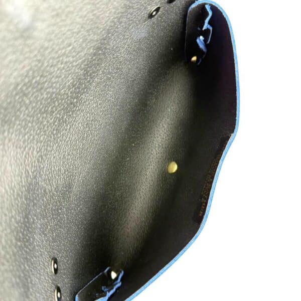 Bolso de Piel Serraje Italiano con Diseño Dorado H y Asa Extraíble para Mujer - Imagen 16