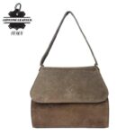 Bolso de Mano Compacto en Piel de Serraje Italiano con Solapa y Asa Corta para Mujer - Imagen 7