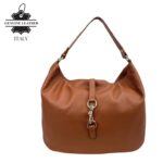 Bolso de Hombro Hobo en Piel Italiana con Mini Solapa de Enganche Frontal y Asa Corta - Imagen 4